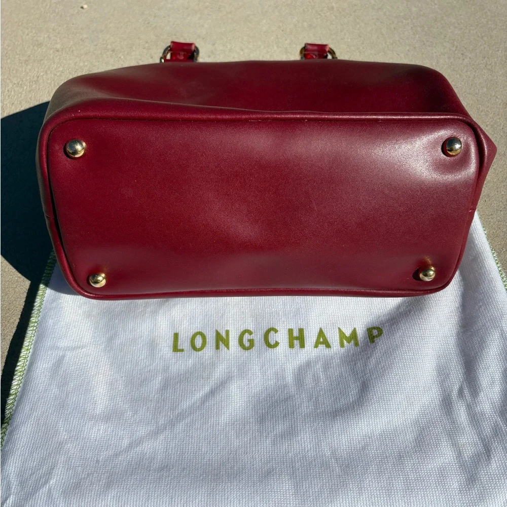 Authentic Longchamp Honoré 404 Burgundy Leather Handbag with Gold Tone Logo - Picture 8 of 15